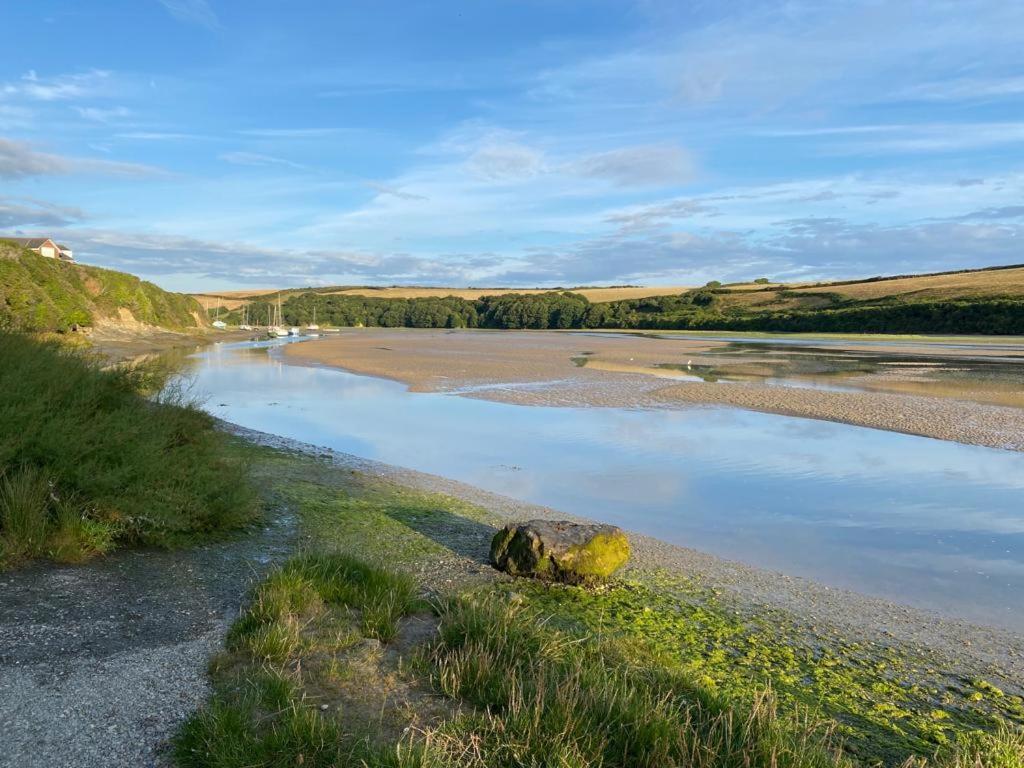 2 Chatsworth Riverscape Apartments - Peaceful Apartment In Great Location With Free Parking Overlooking The Gannel Just A Short Walk From Newquays Incredible Beaches And Local Amenities New Quay Extérieur photo